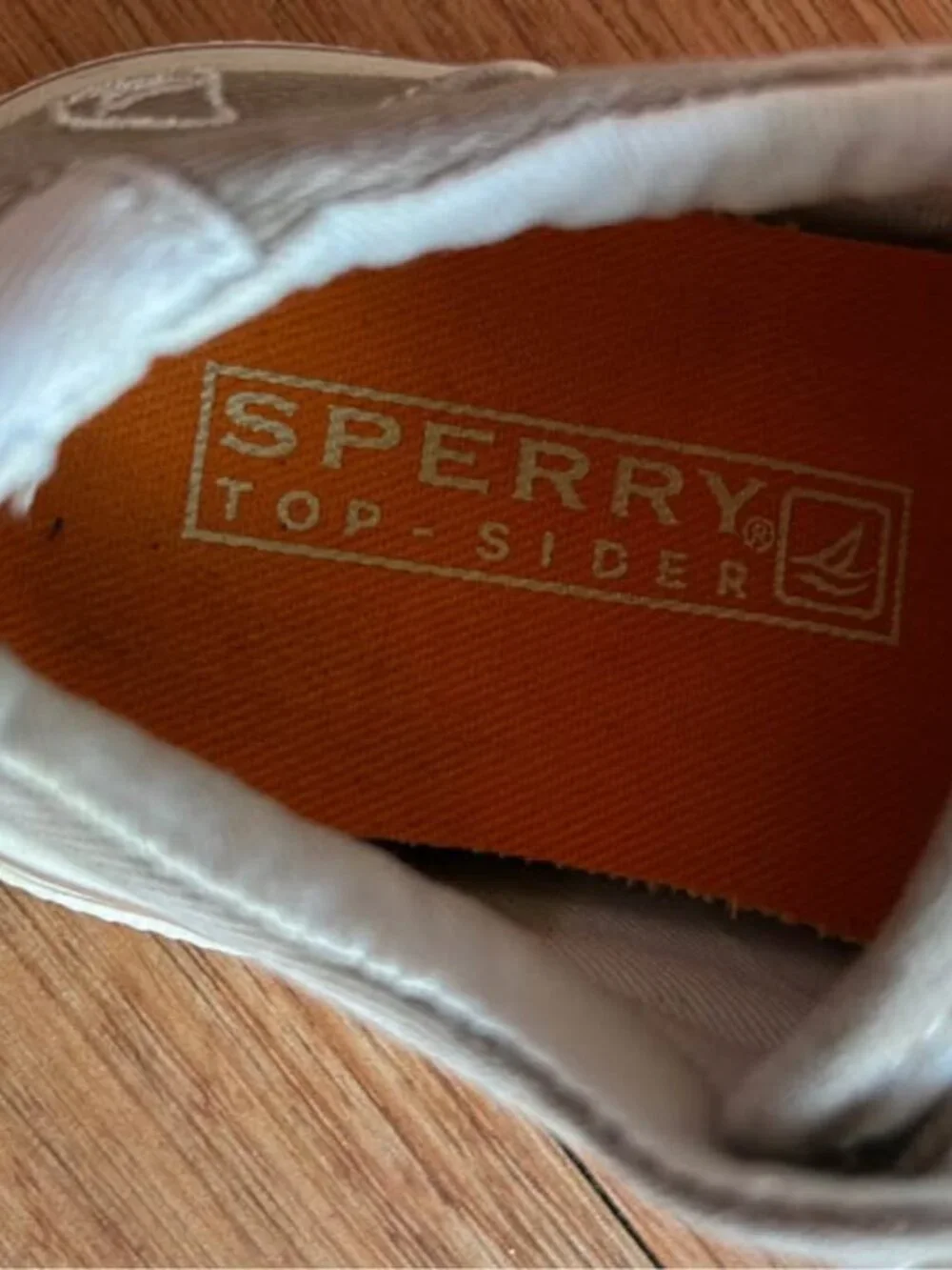 Sperry Halyard Hook & Loop Boat Shoes (size 6)
